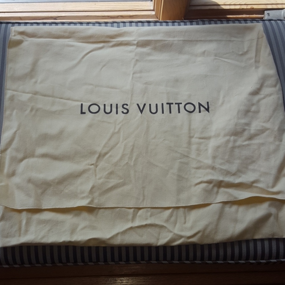 Louis vuitton giant dust bag